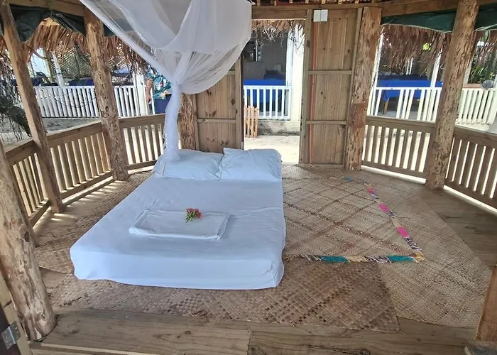 Manusina Beach Fale