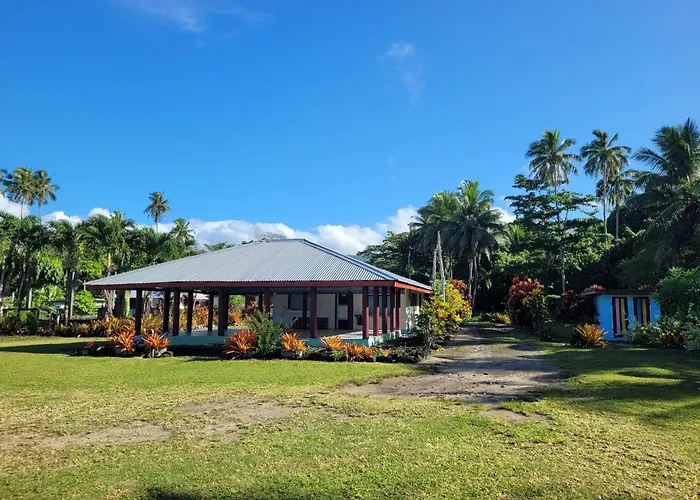 Vaiula Beach Fales
